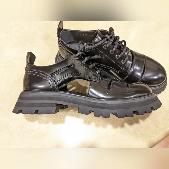 Alexander McQueen 37.5 Lucent black leather cutout lug sole shoes Edgy NWT Box - Picture 6 of 16